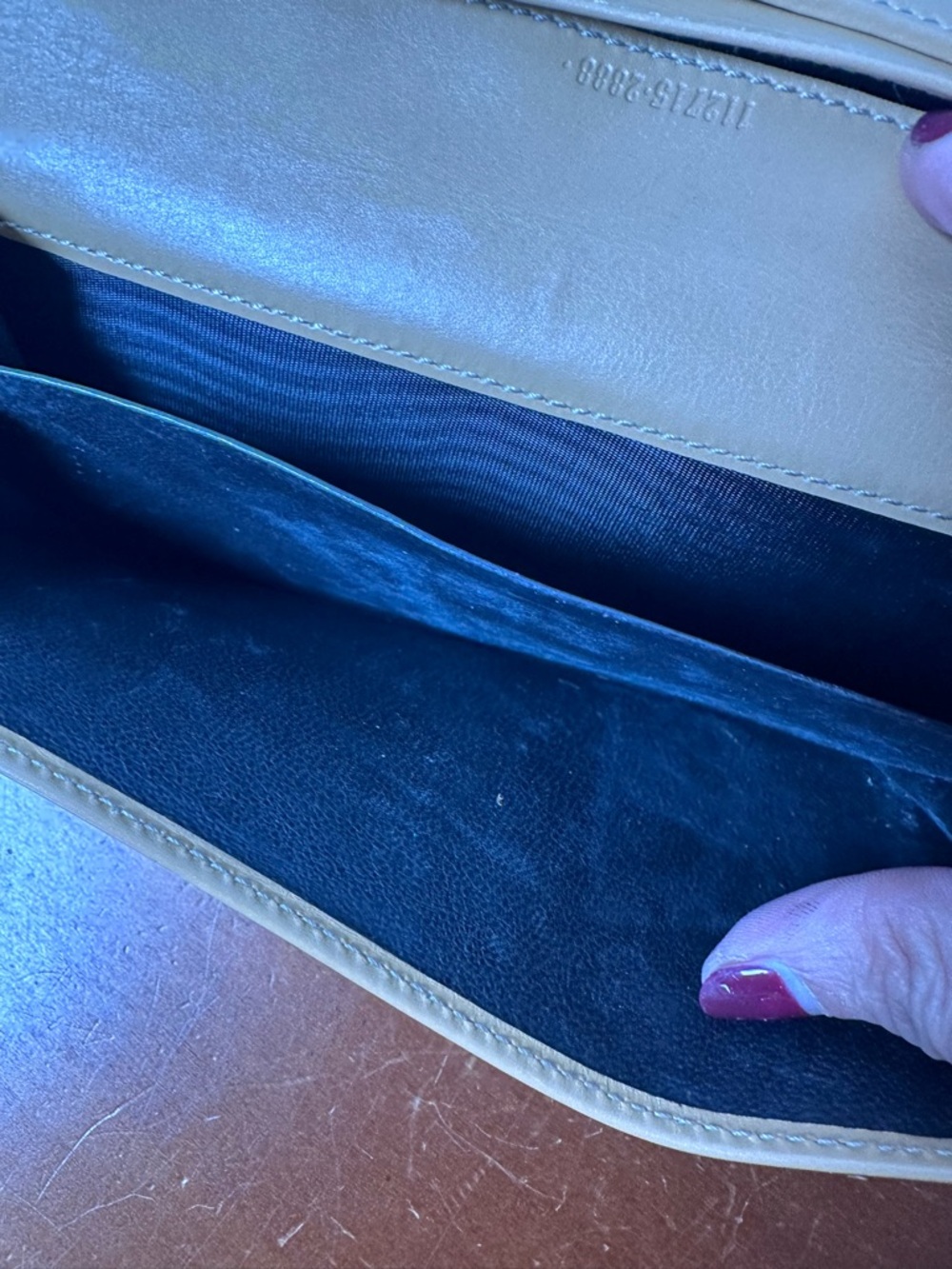 Auth GUCCI Guccissima W
Hook Bi-Fold Long Wallet Brown and Metallic Leather - Picture 7 of 11